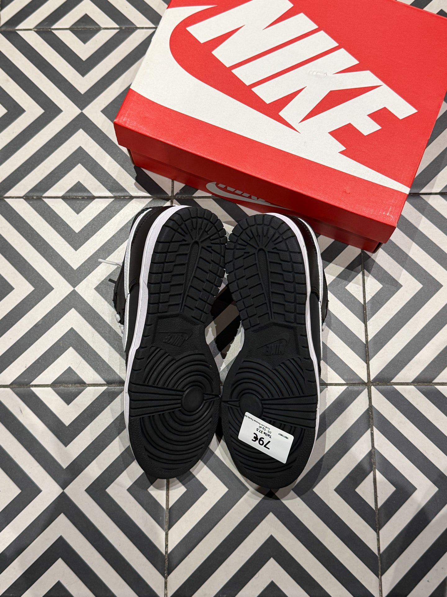 Dunk Low Reverse Panda GS (Taille 37,5)