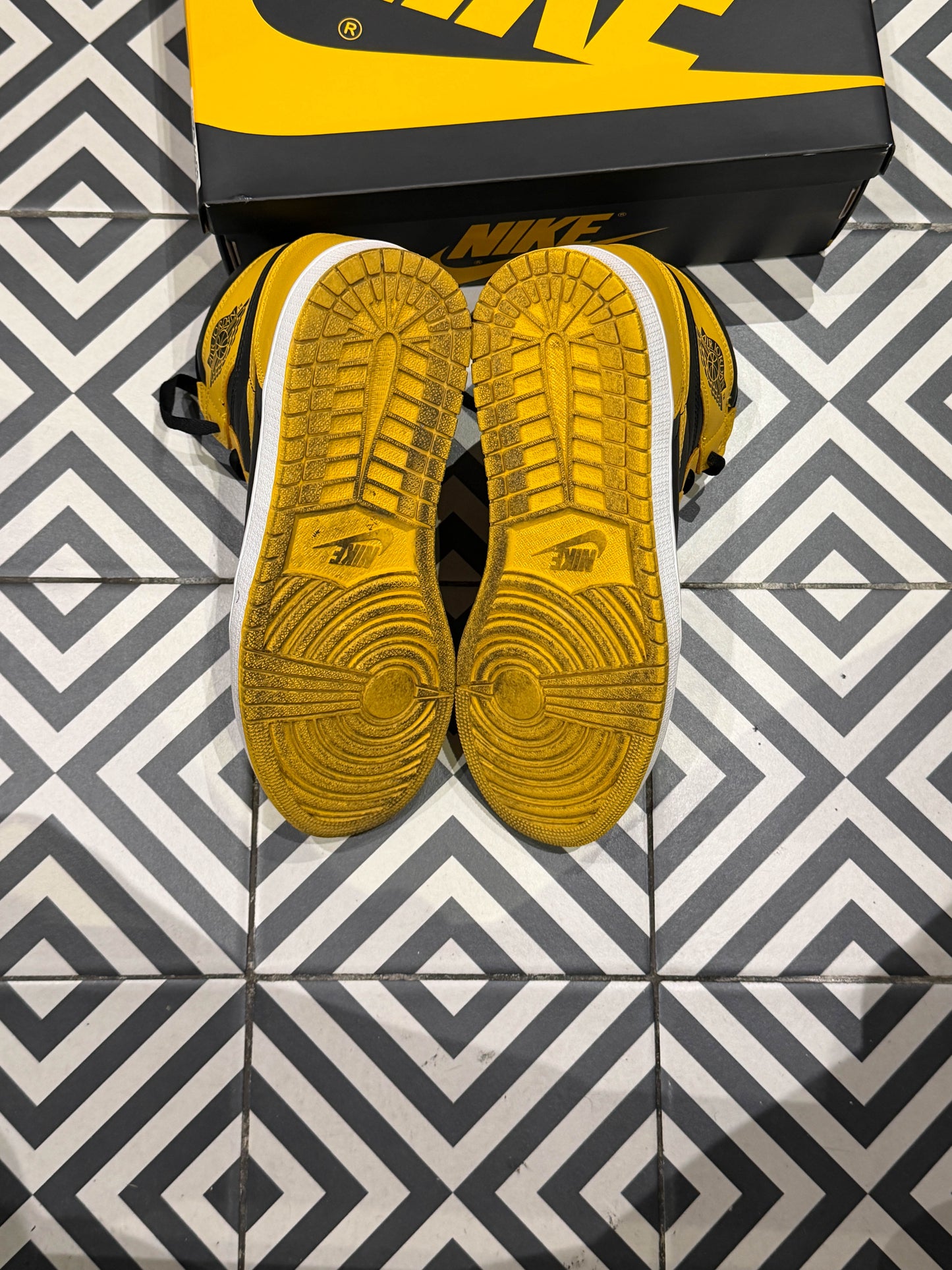 Jordan 1 High Pollen (Taille 42,5)