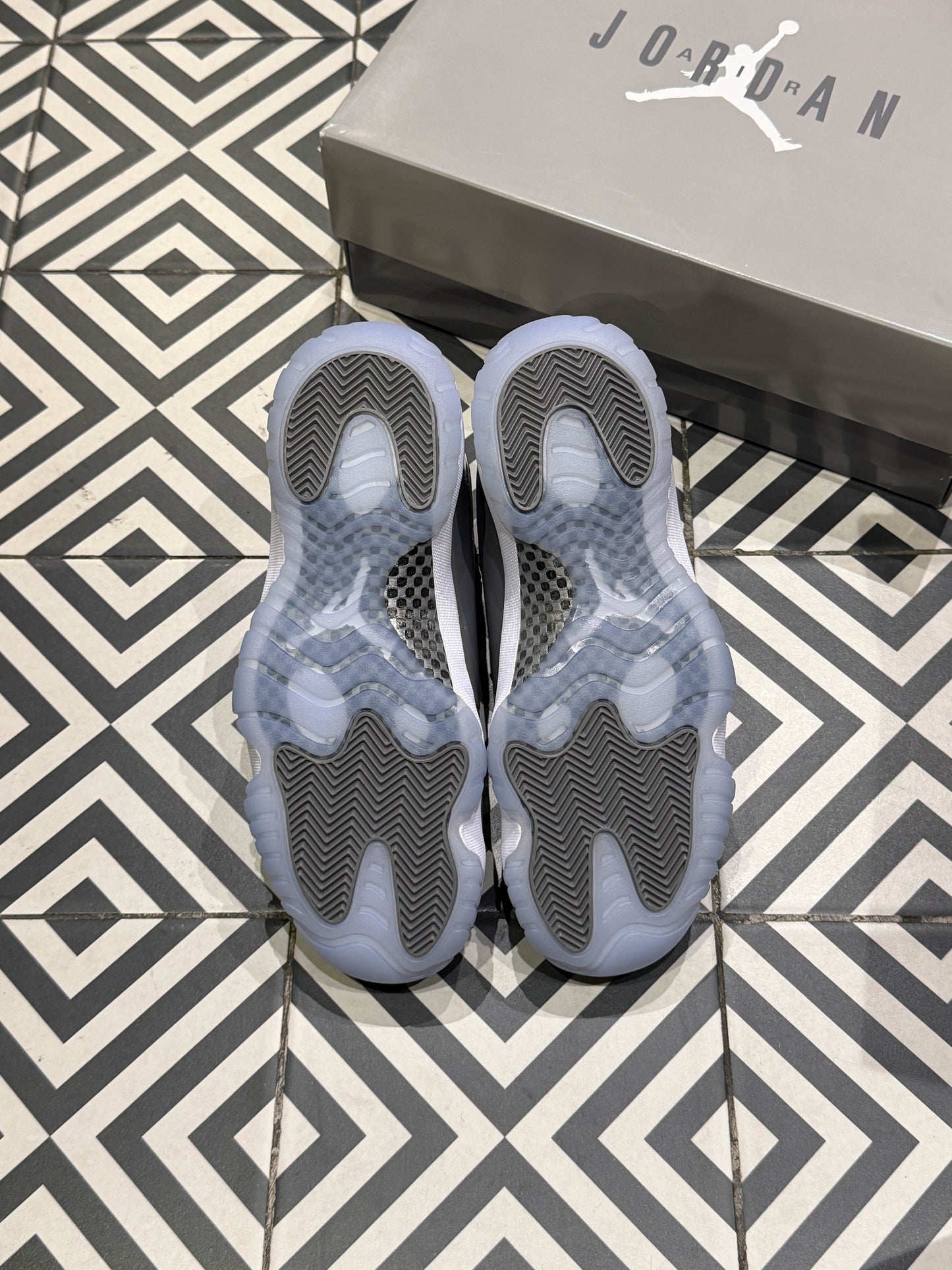 Jordan 11 Cool Grey (Taille 43)