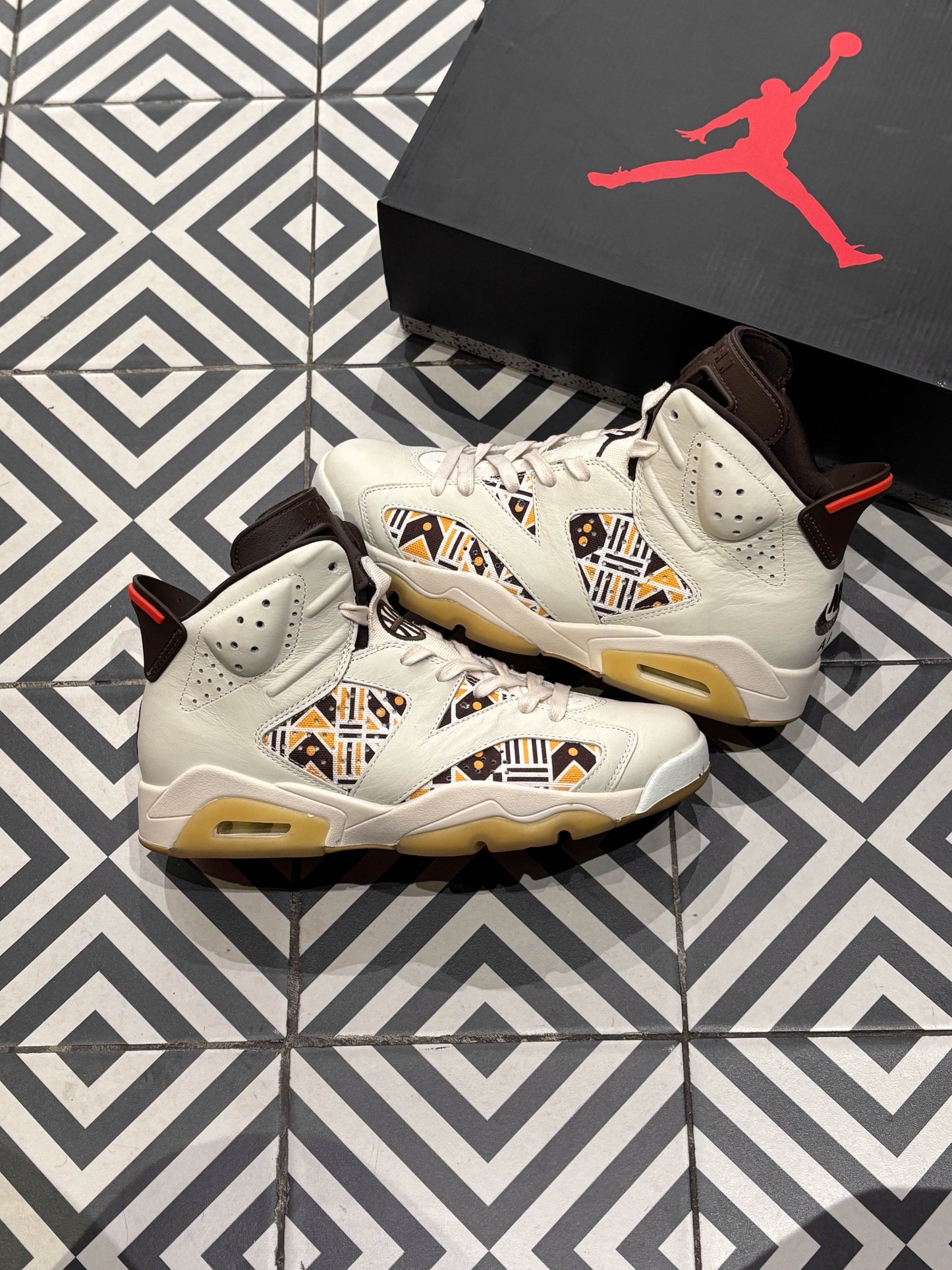 Jordan 6 Quai 54 (Taille 42,5)