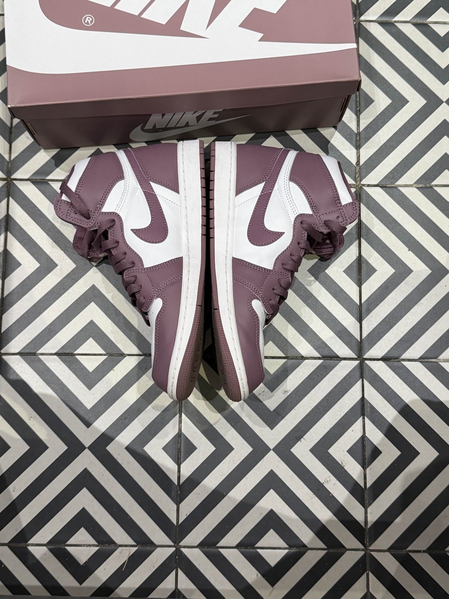 Jordan 1 High Mauve (Taille 42)