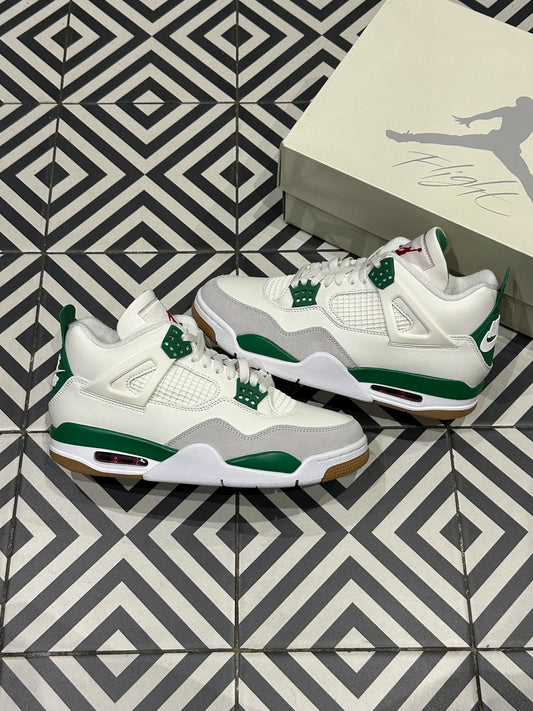 JORDAN 4 SB Pine Green (41)