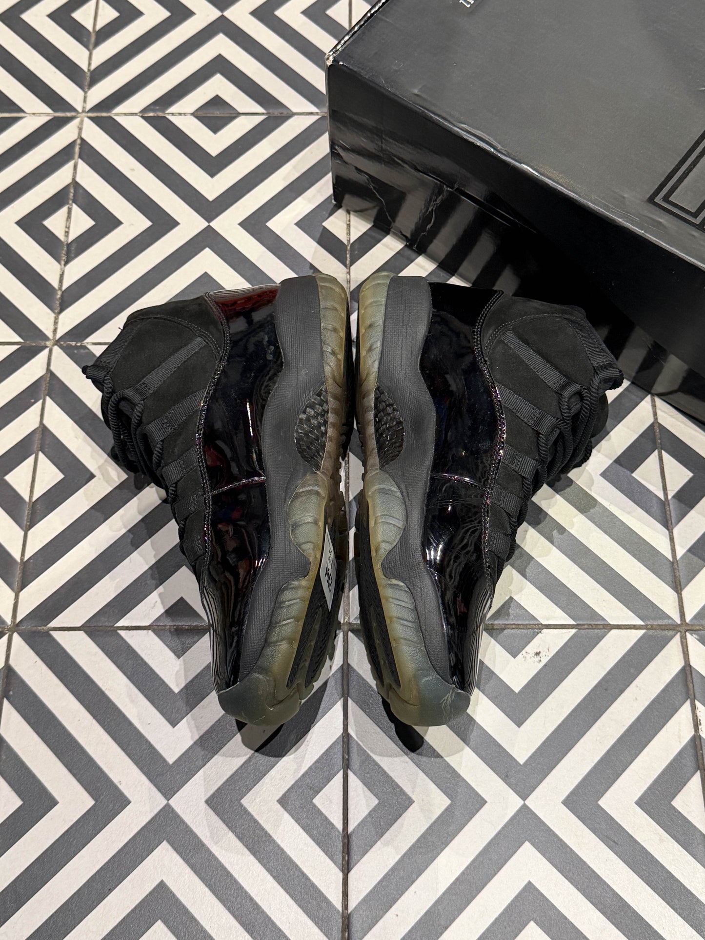 Jordan 11 Cap And Gown (Taille 42,5)