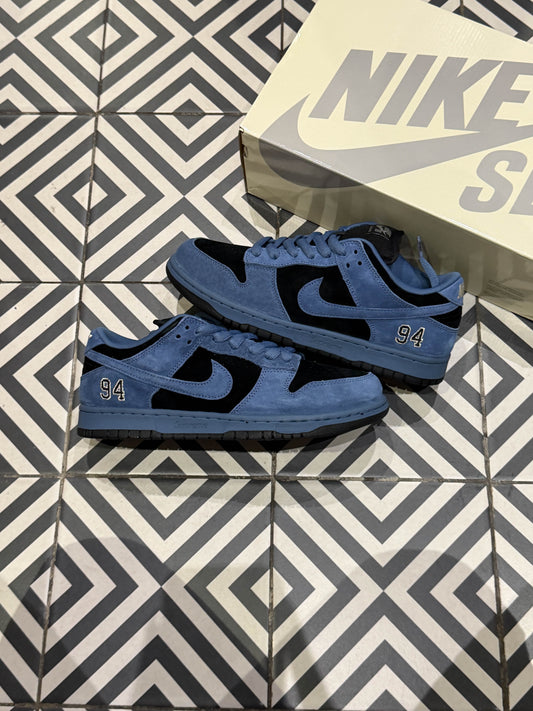 DUnk SB Supreme Ocean Fog (Taille 42)