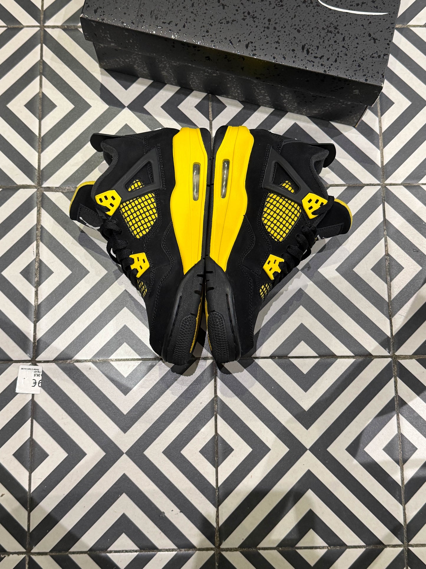 Jordan 4 Yellow Thunder GS (Taille 38,5)