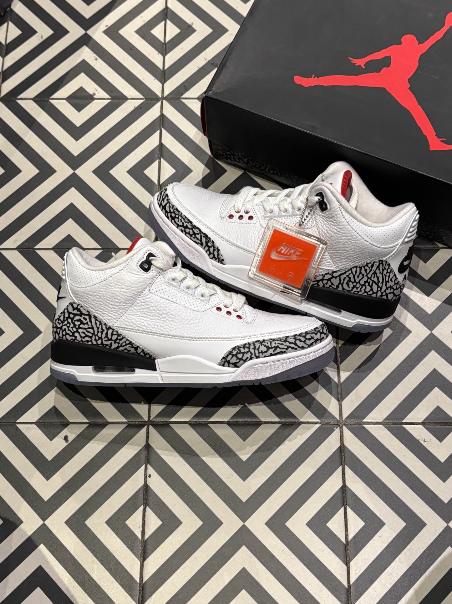 Jordan 3 Free Throw Line (Taille 42)