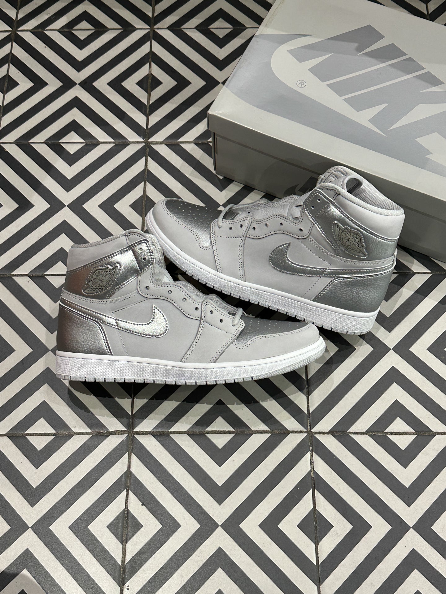 Jordan 1 High Co Japan Silver (Taille 44,5)