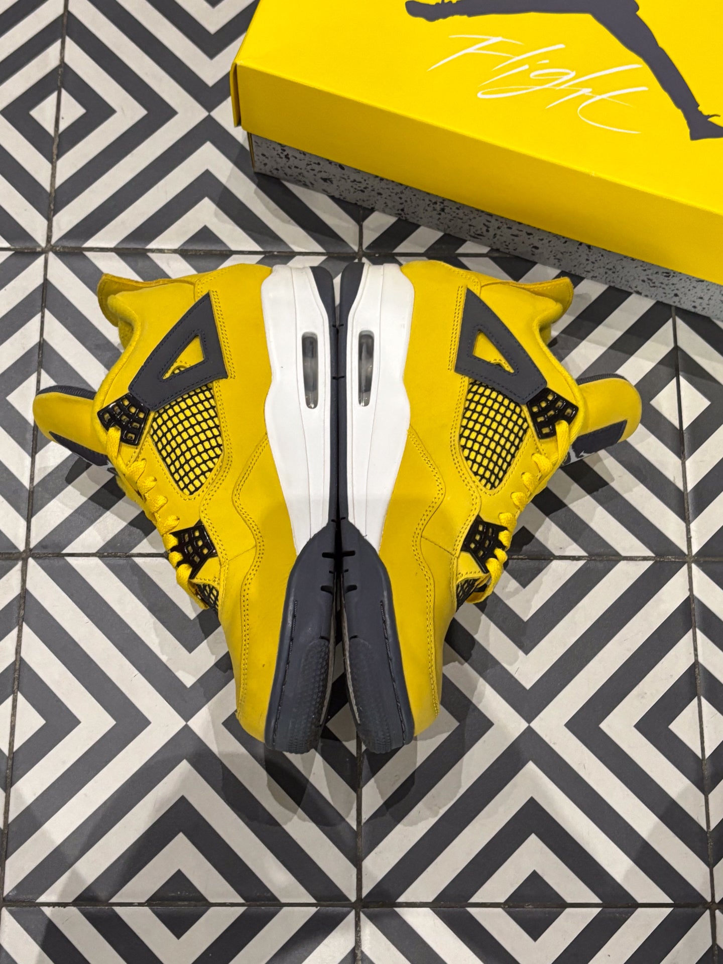 Jordan 4 Lightning (43)