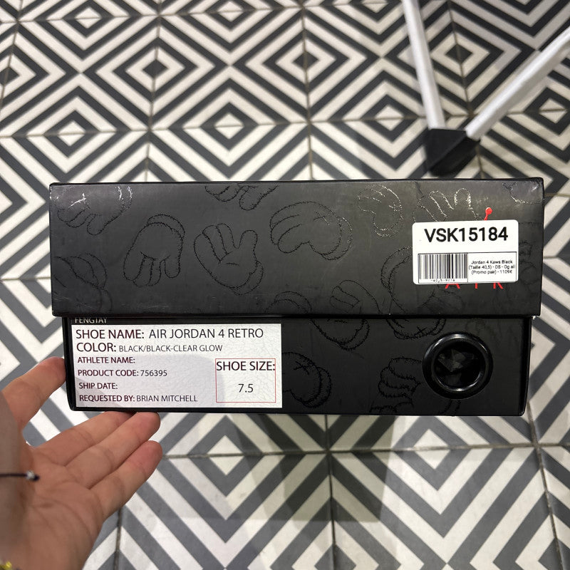 Jordan 4 Kaws Black (Taille 40,5)