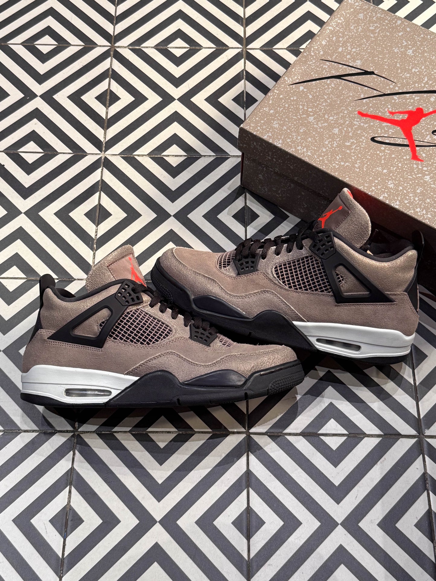 Jordan 4 Taupe Haze (Taille 47,5)