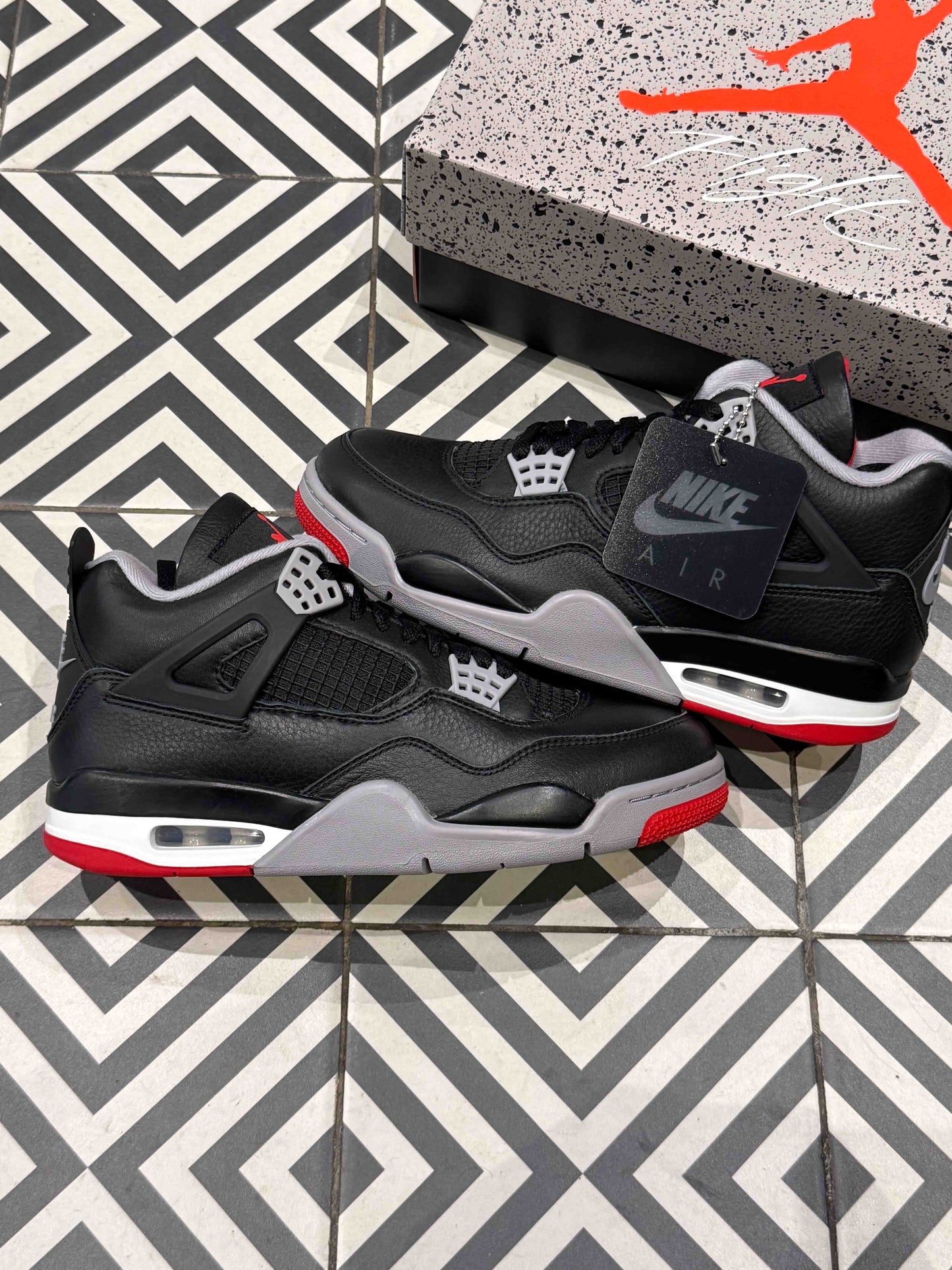 Jordan 4 Bred Reimagined (Taille 42)