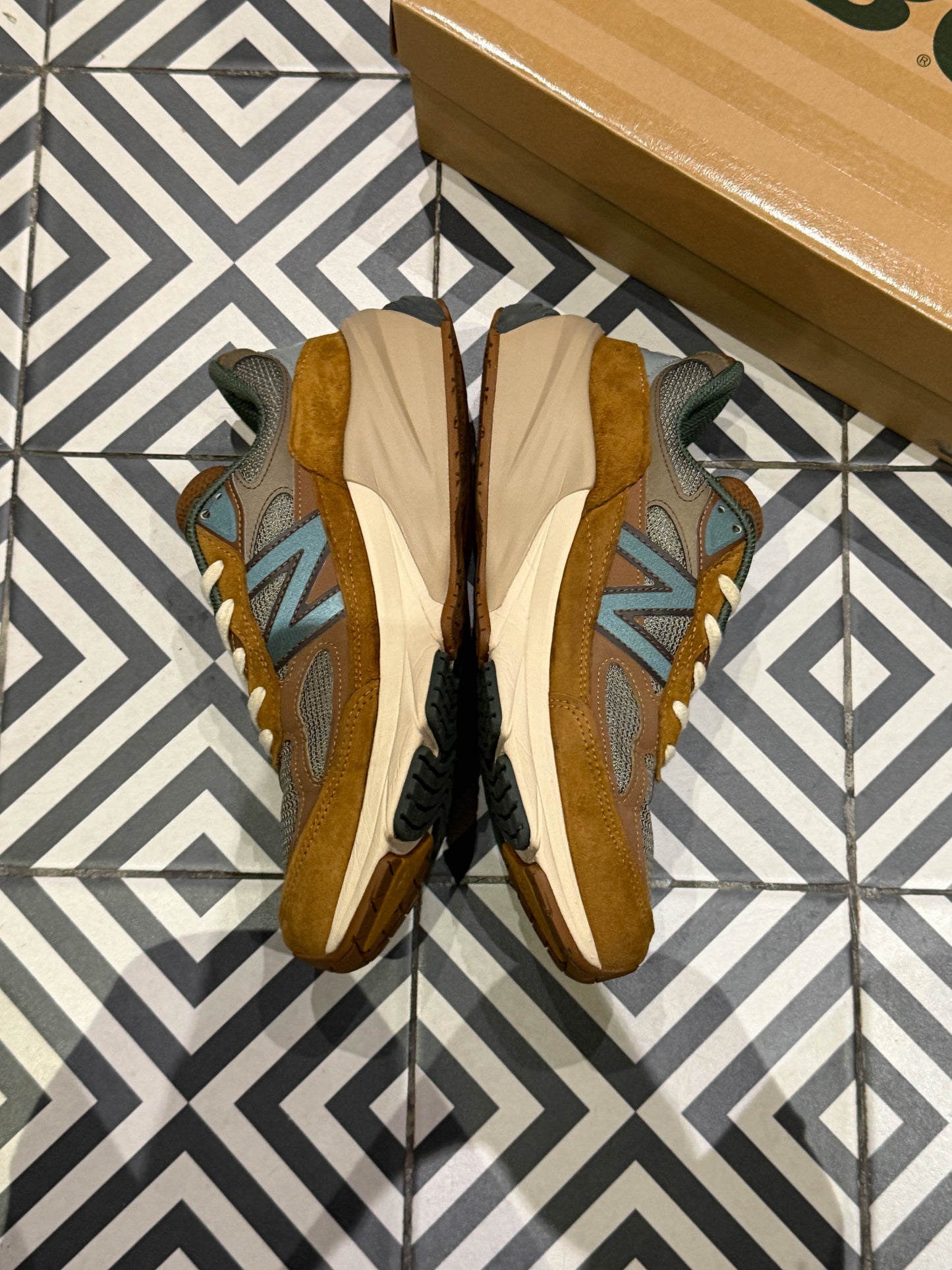 New Balance 990 V6 Carhartt (Taille 43)