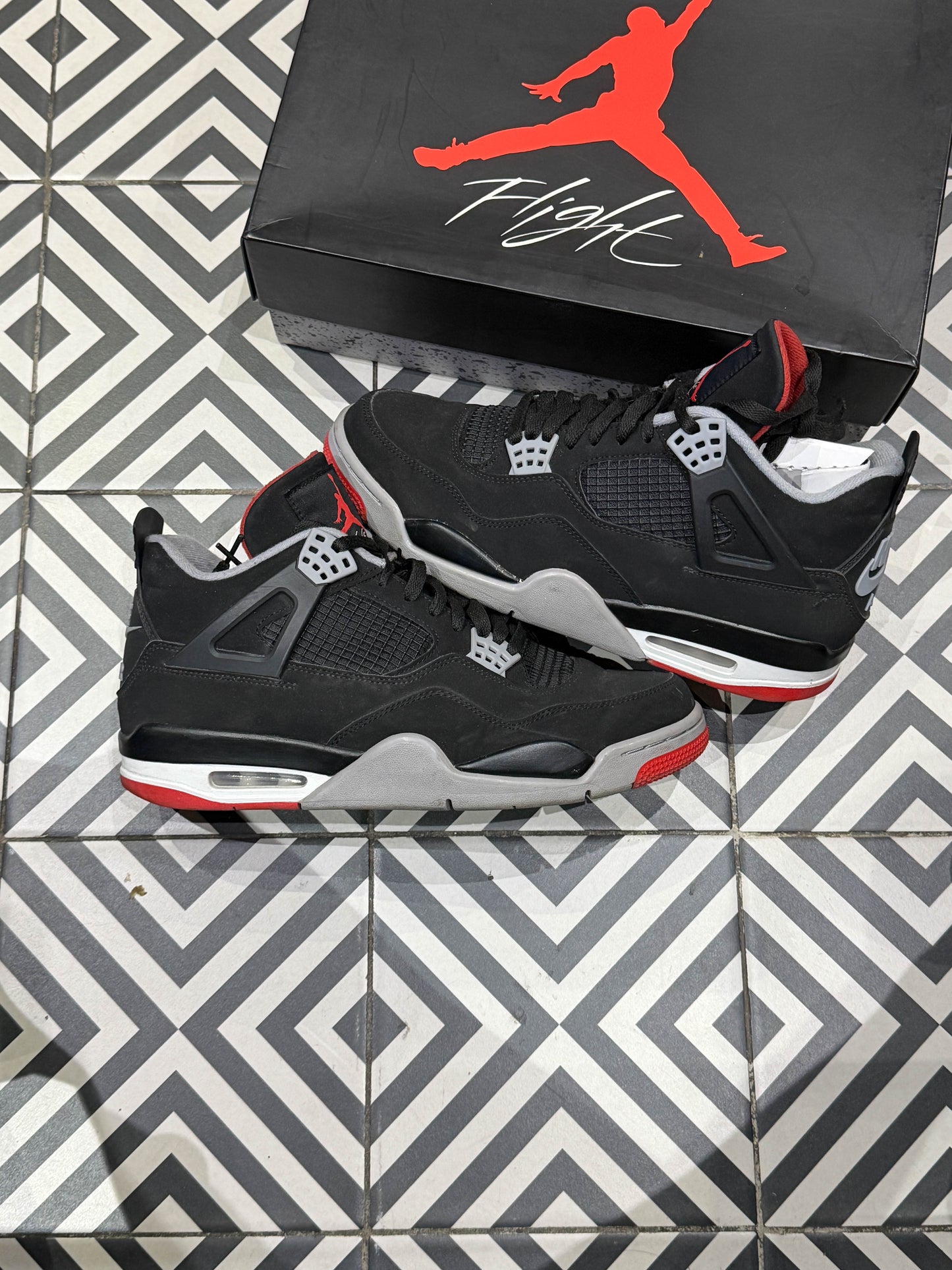 Jordan 4 Bred 2019 (Taille 45)