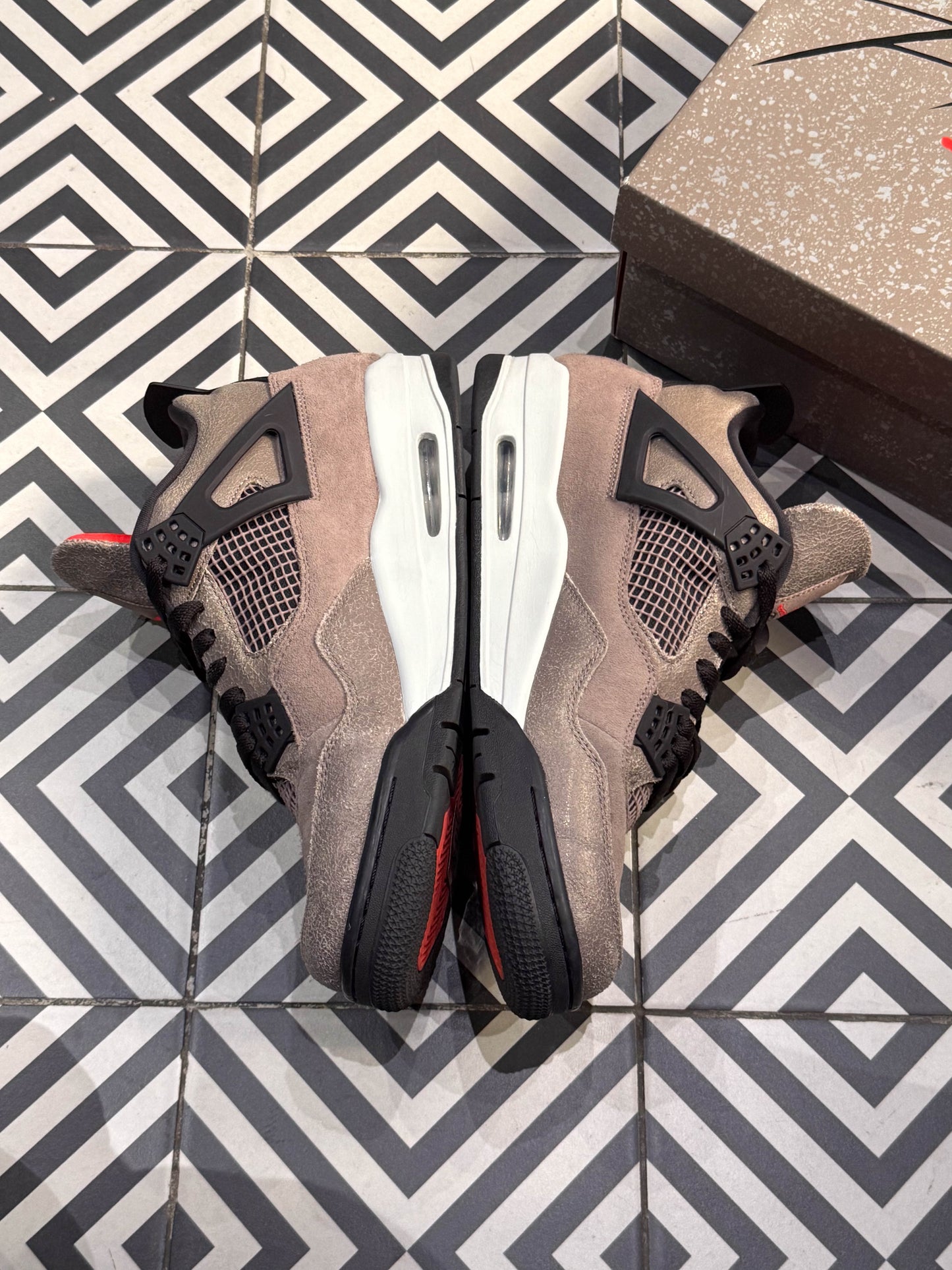 Jordan 4 Taupe Haze (Taille 47,5)