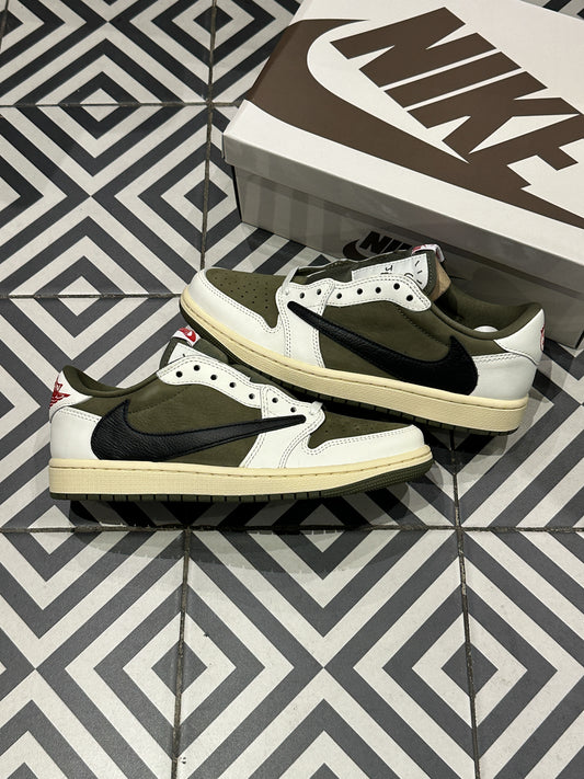 Jordan 1 Low Travis Scott Medium Olive (Taille 45,5)