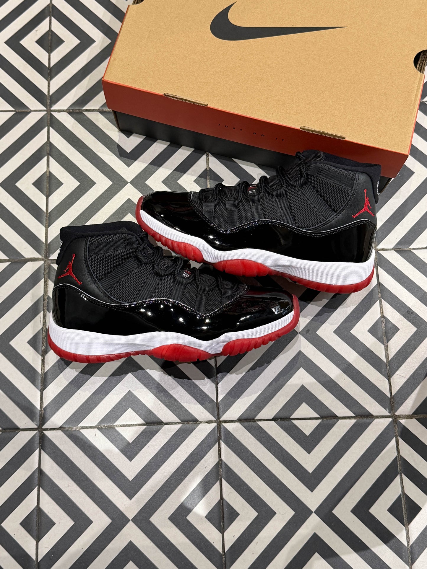 Jordan 11 Bred (Taille 42)
