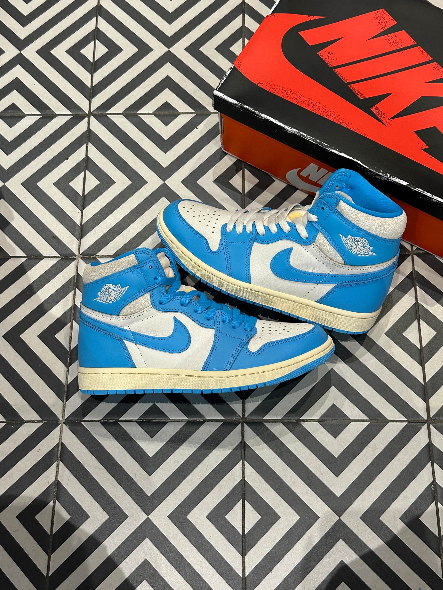 Jordan 1 High UNC Reimagined (Taille 40,5)