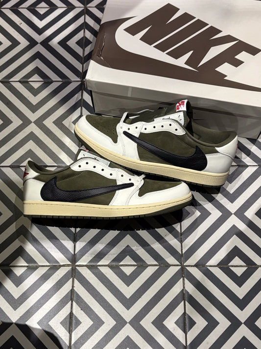 Jordan 1 Low Travis Scott Medium Olive (Taille 45,5)