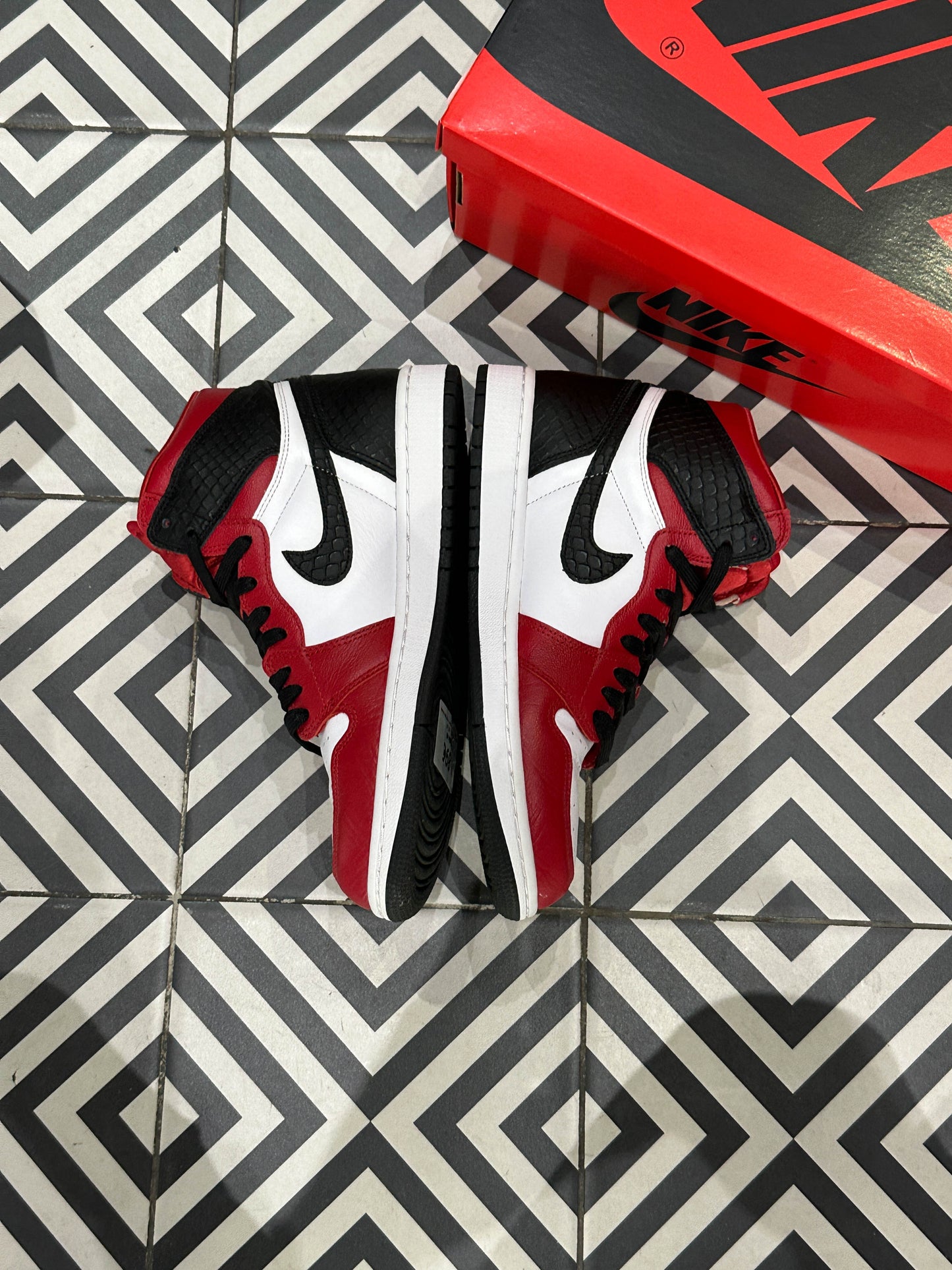 Jordan 1 High Satin Snake (Taille 40)