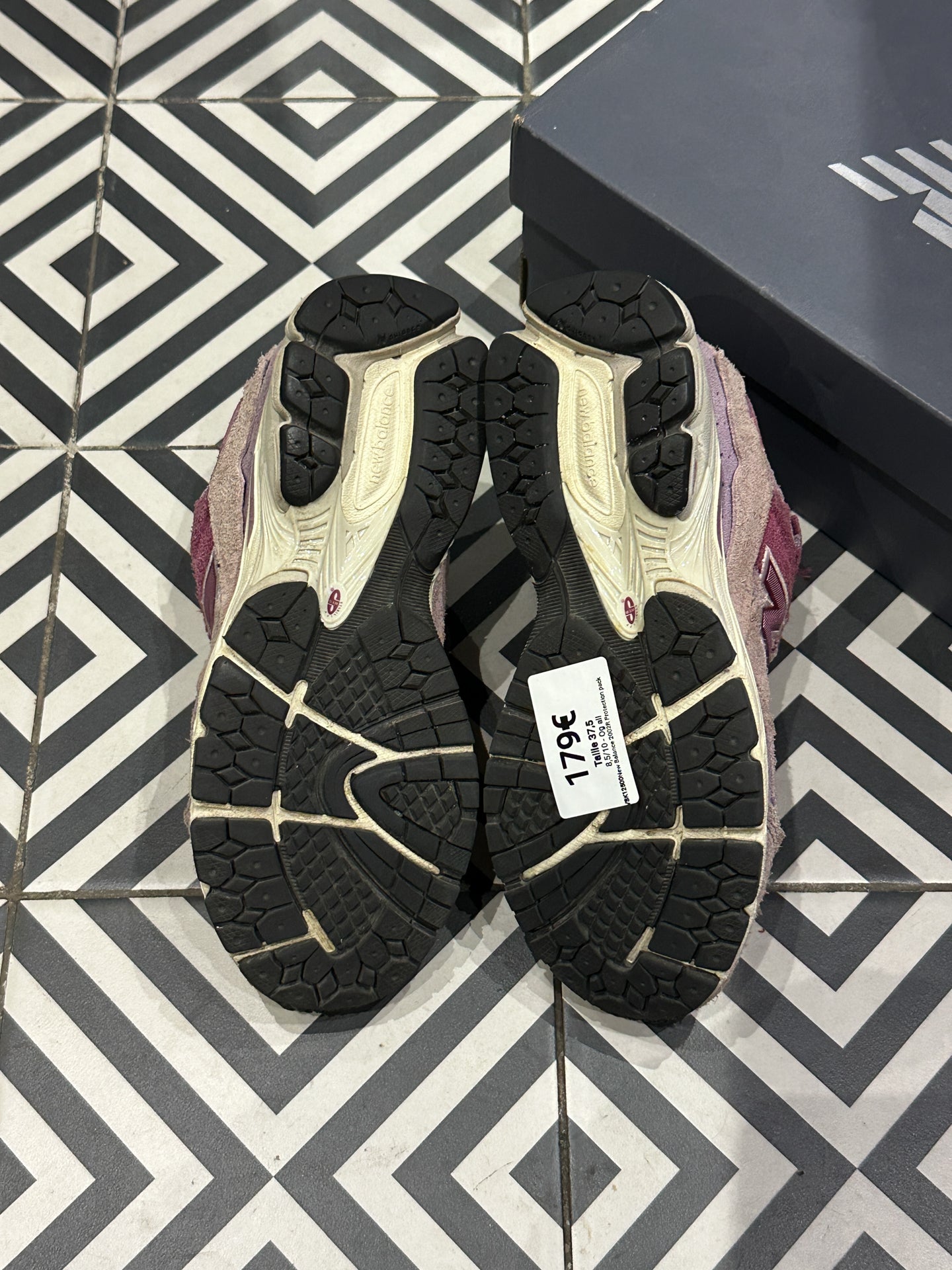 New Balance 2002R Protection pack Pink (Taille 37,5)