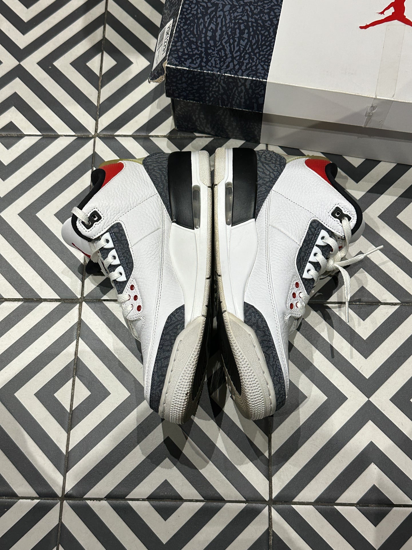 Jordan 3 Denim (Taille 42,5)