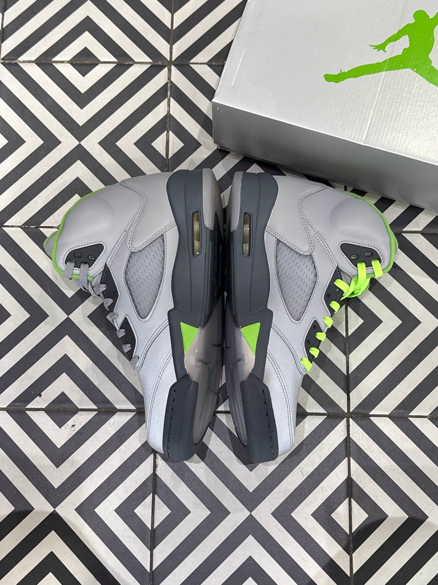 Jordan 5 green Bean (Taille 44)