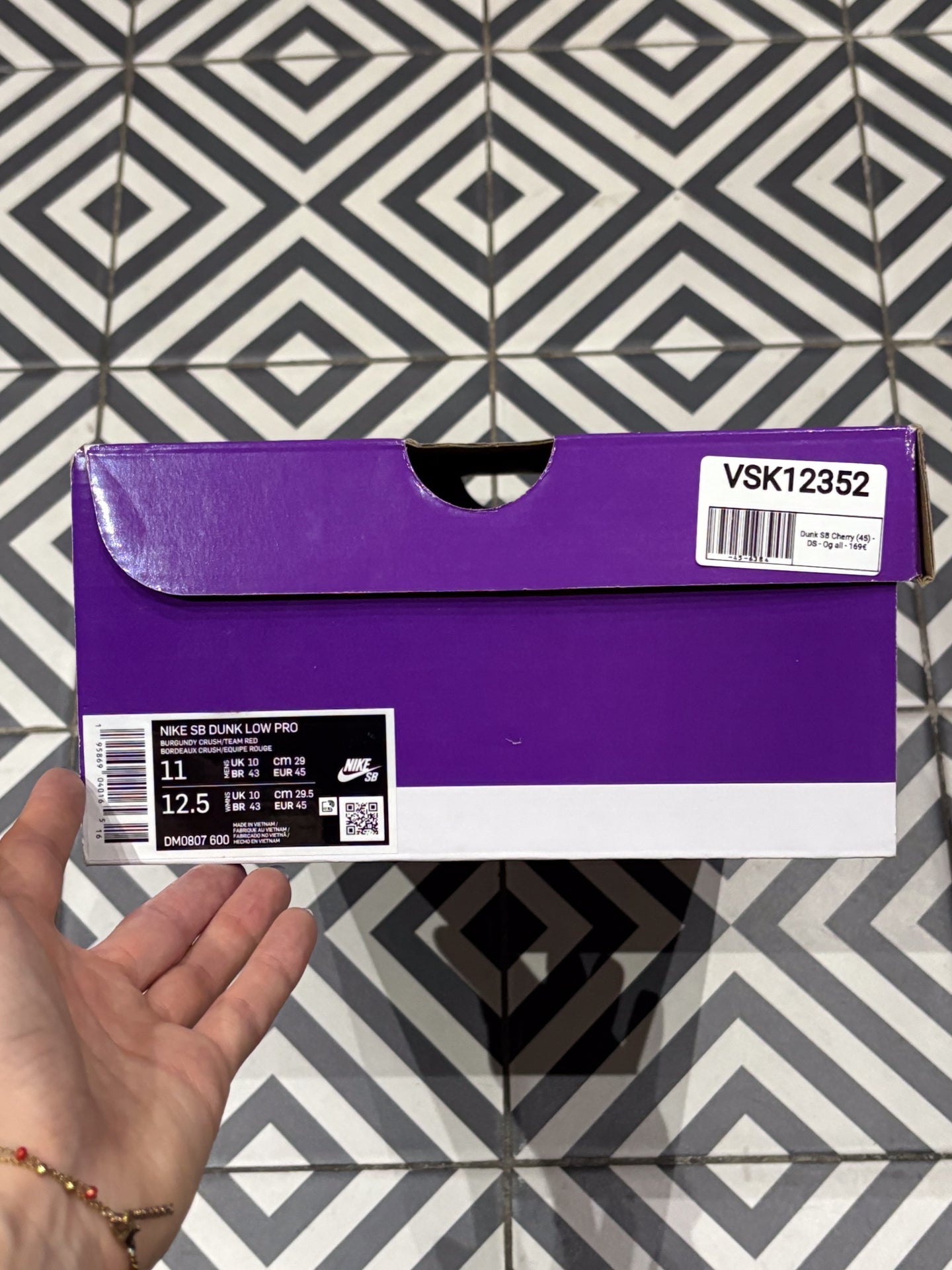 Dunk SB Cherry (45)