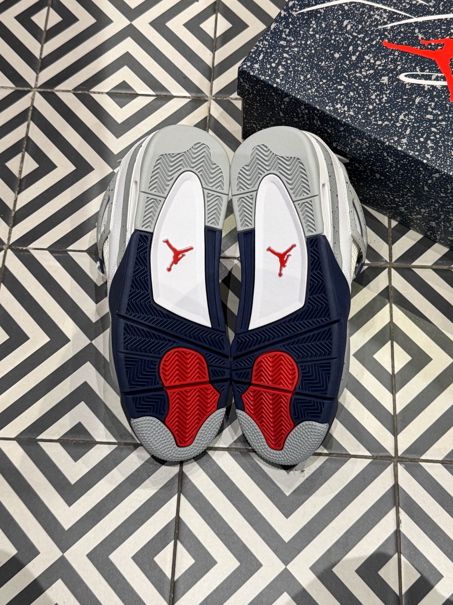 Jordan 4 Midnight navy (Taille 44,5)