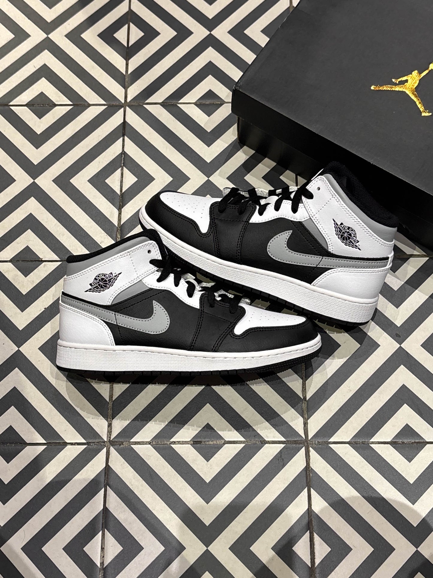 Jordan 1 Mid Shadow GS (Taille 38,5)