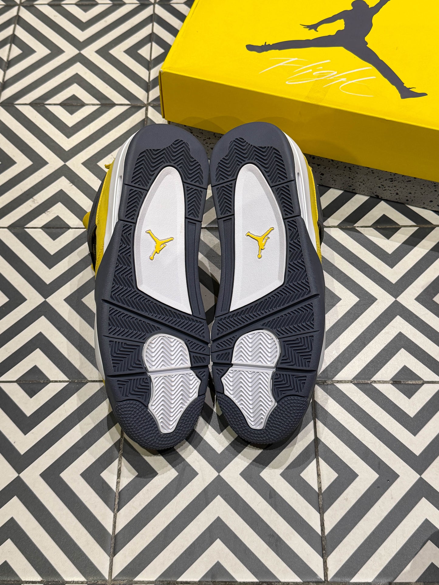 Jordan 4 Lightning (Taille 47,5)