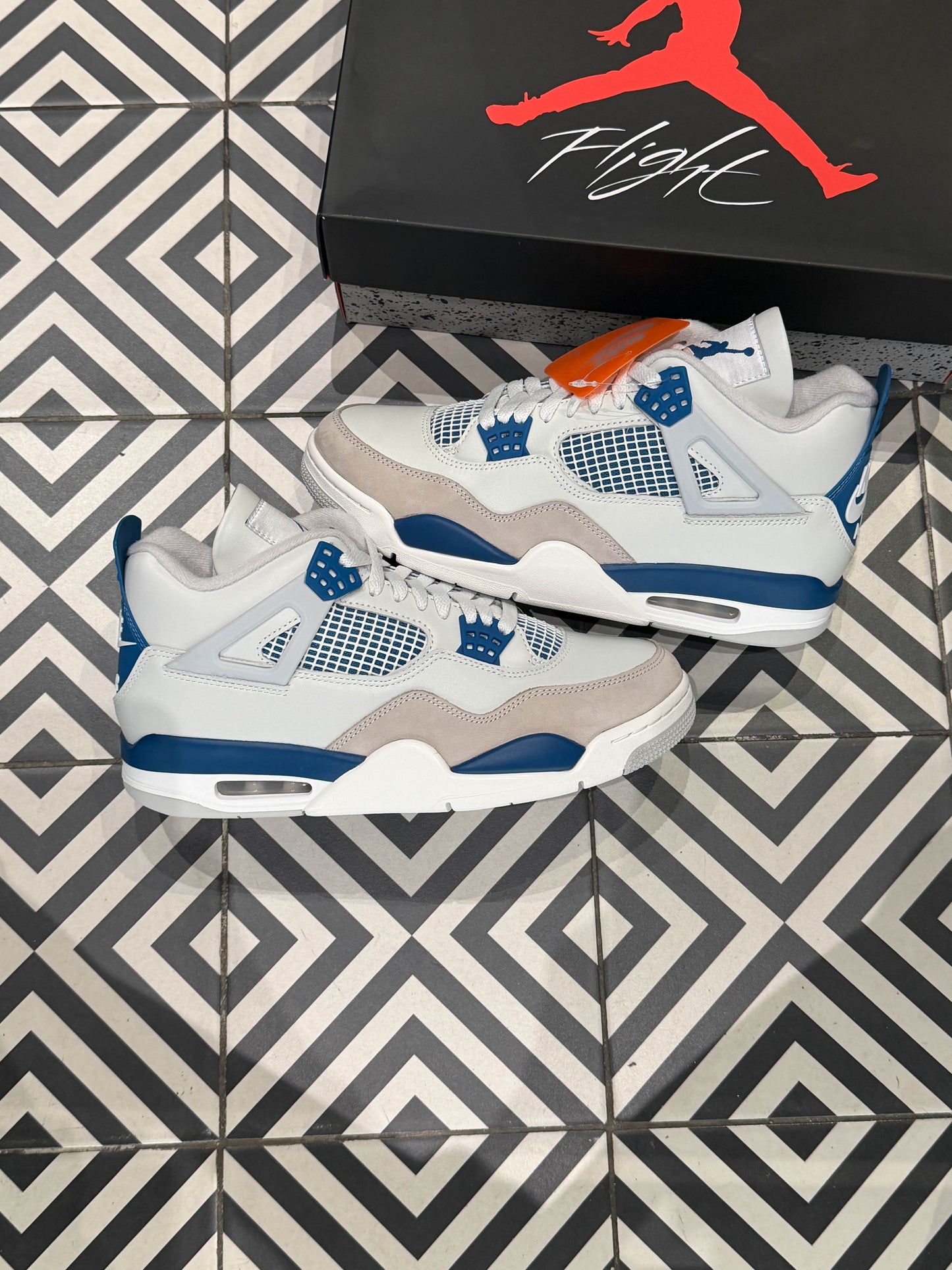 Jordan 4 Military Blue (Taille 42,5)