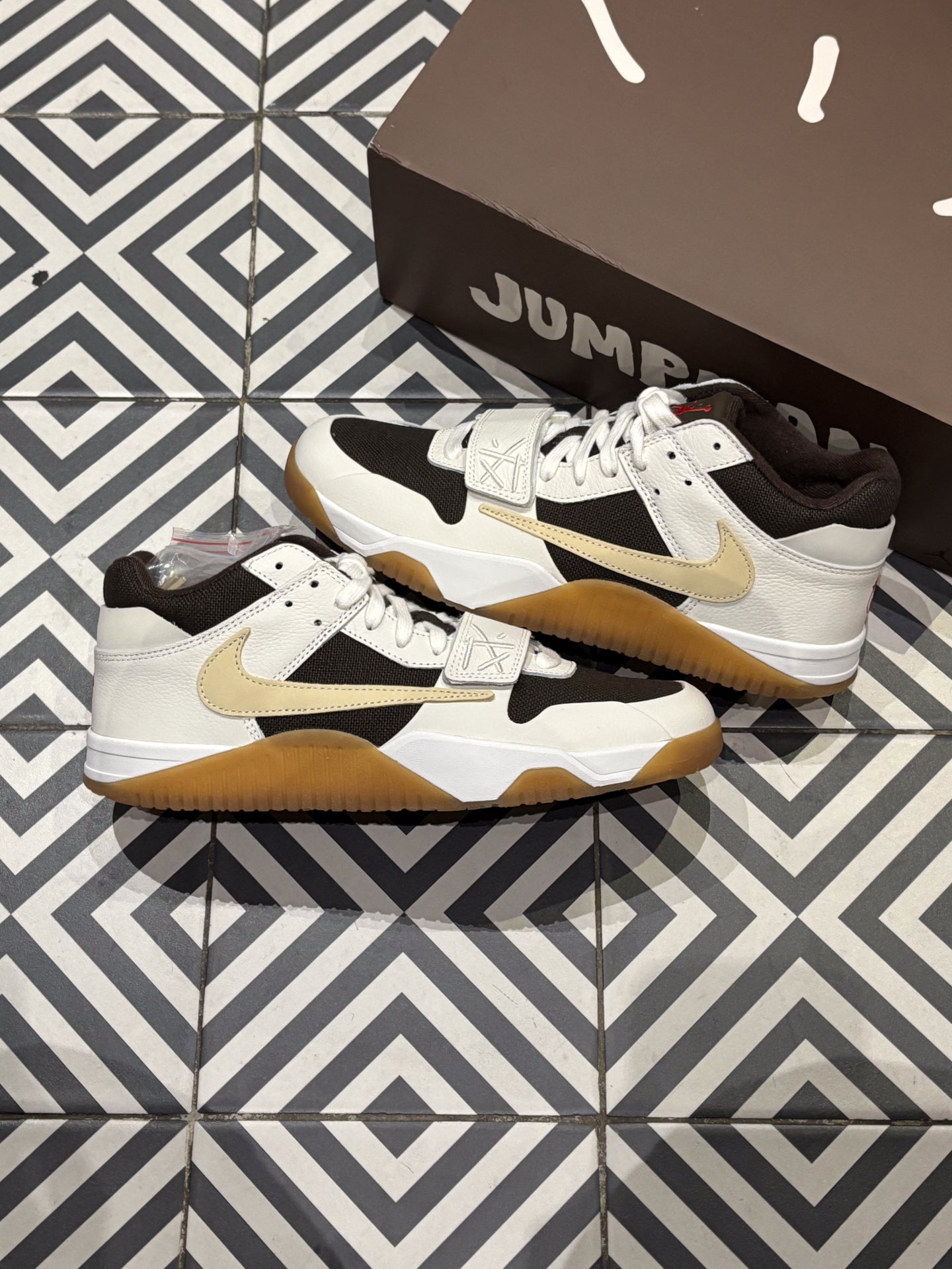 Jumpman Jack Travis Scott Sail (Taille 46)