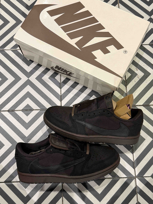 Jordan 1 Low Travis Scott Velvet Brown (Taille 39)