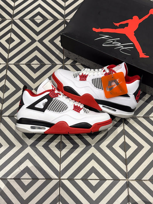 Jordan 4 Fire Red (Taille 43)