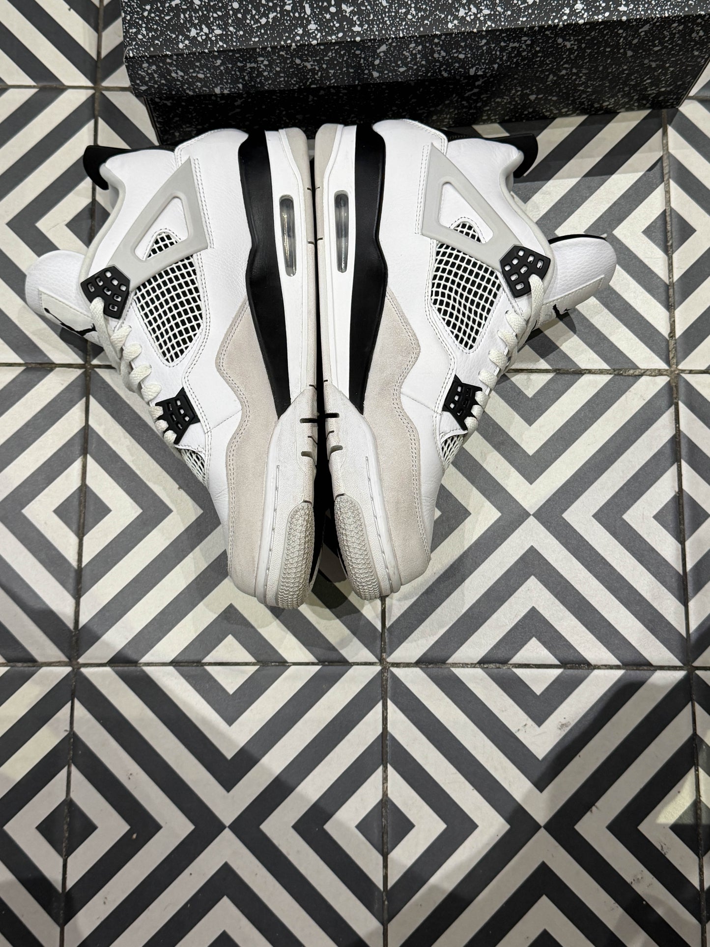 Jordan 4 Military Black (Taille 46)