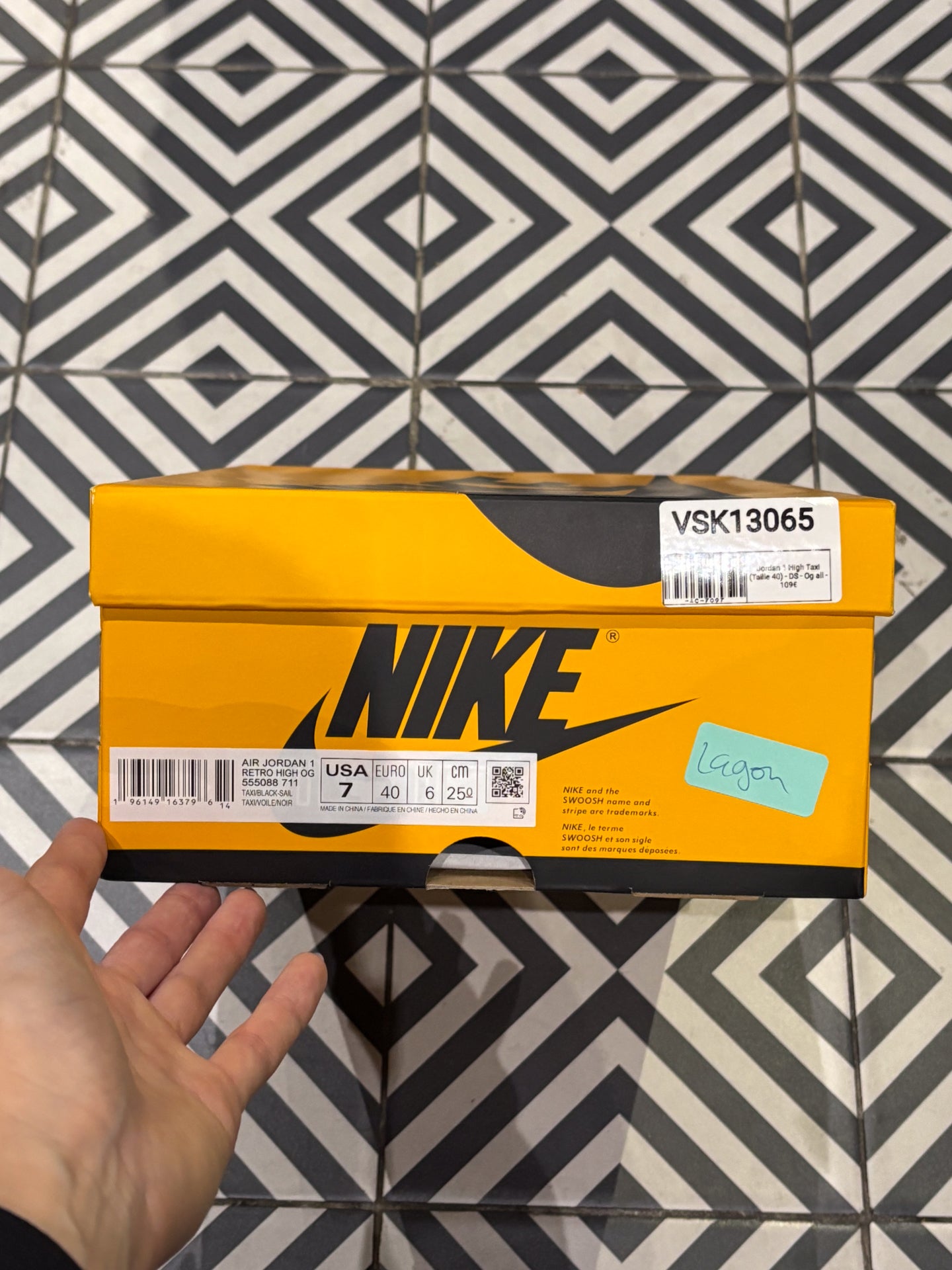 Jordan 1 High Taxi (Taille 40)