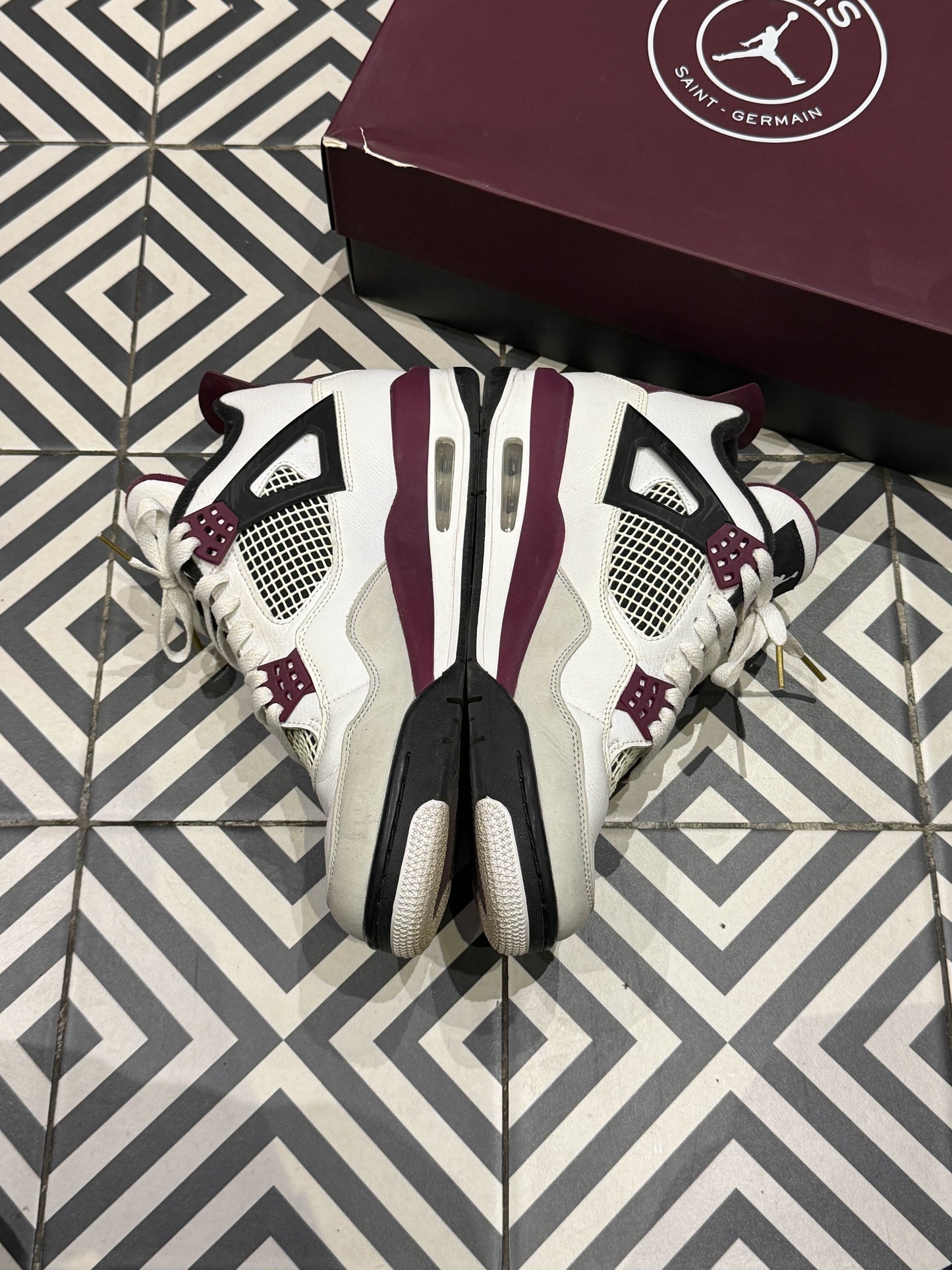 Jordan 4 PSG (Taille 44)