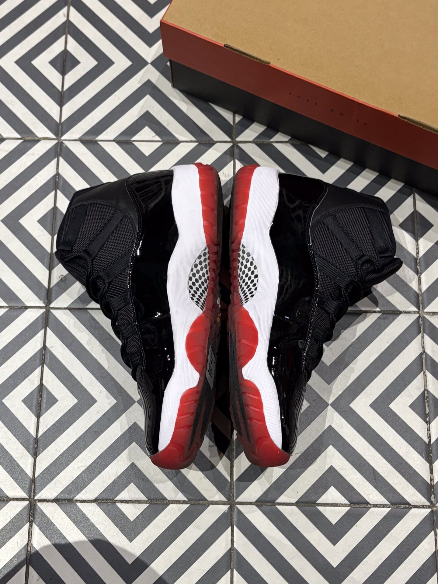 Jordan 11 Bred 2019 (46)