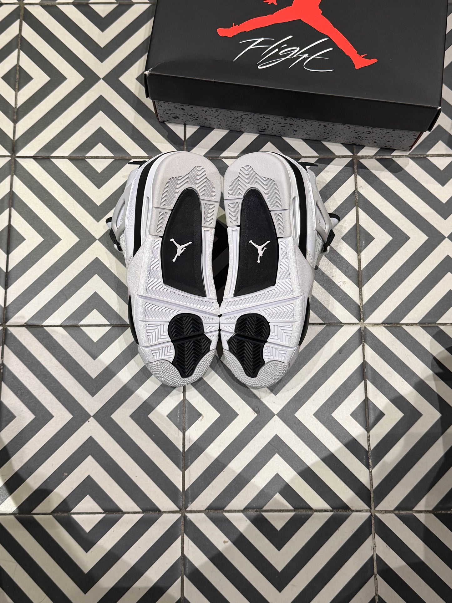 Jordan 4 Military Black GS (Taille 35,5)