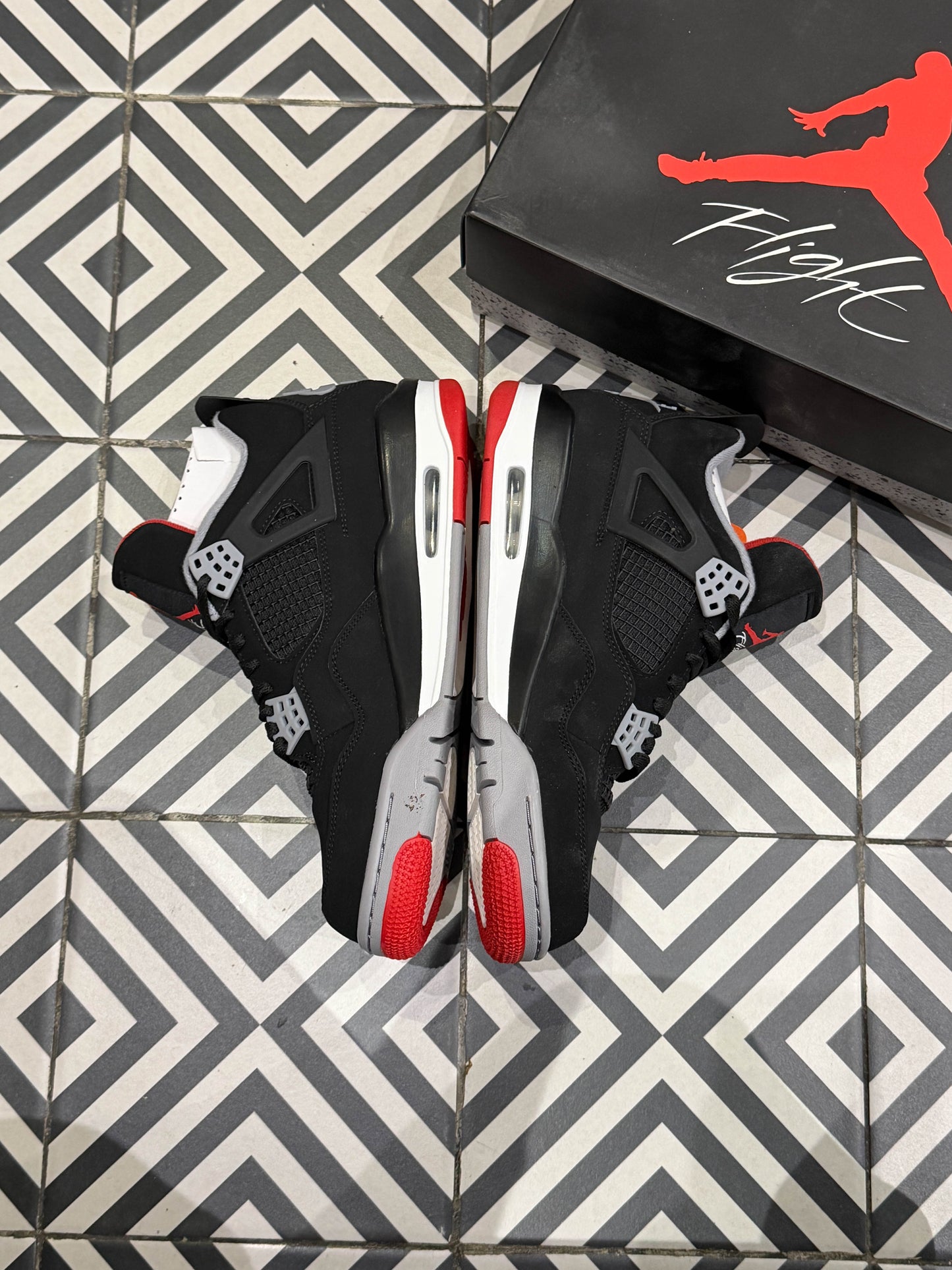 Jordan 4 Bred 2019 (Taille 42,5)