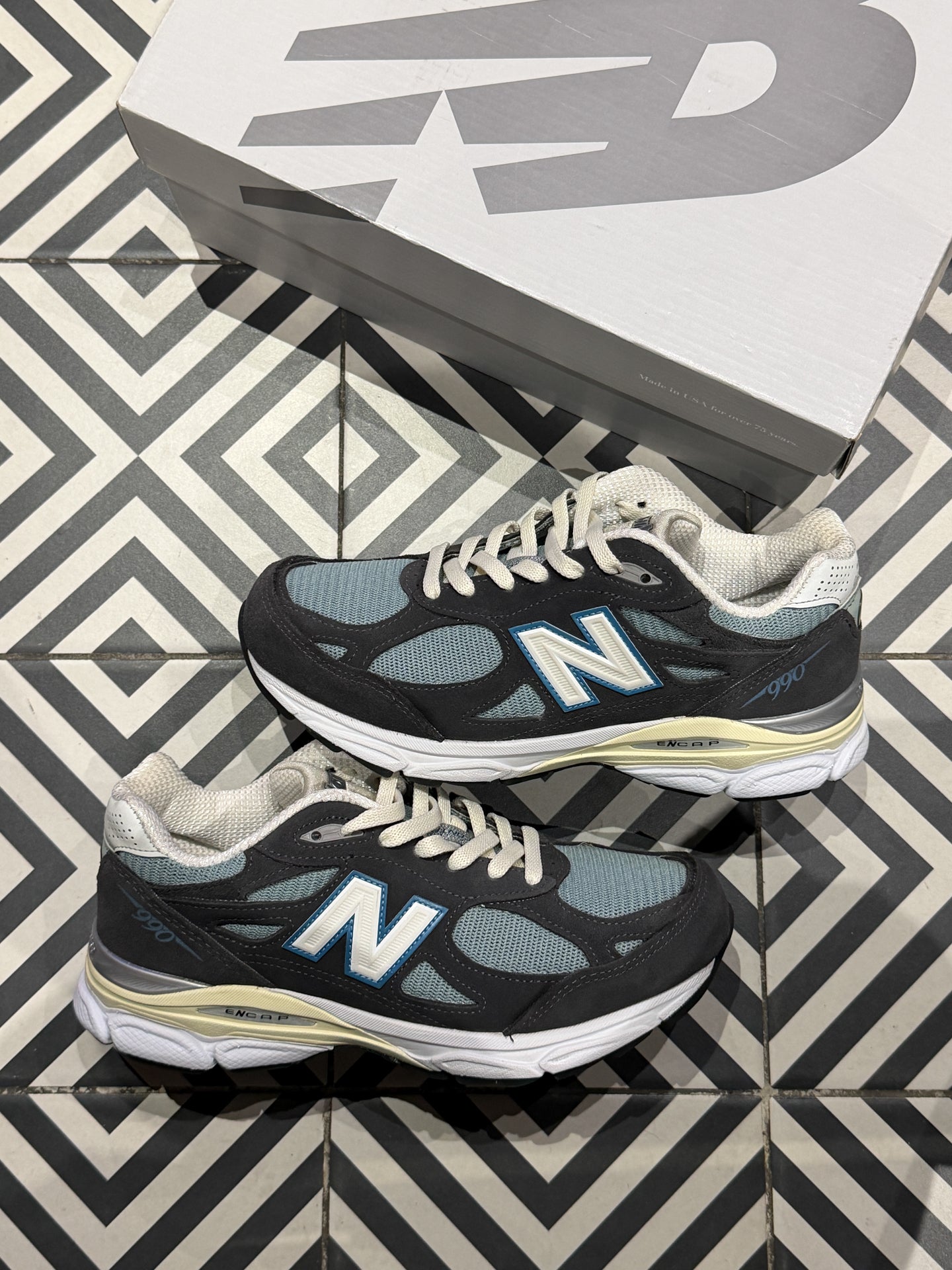New Balance 990 Kith (Taille 40)