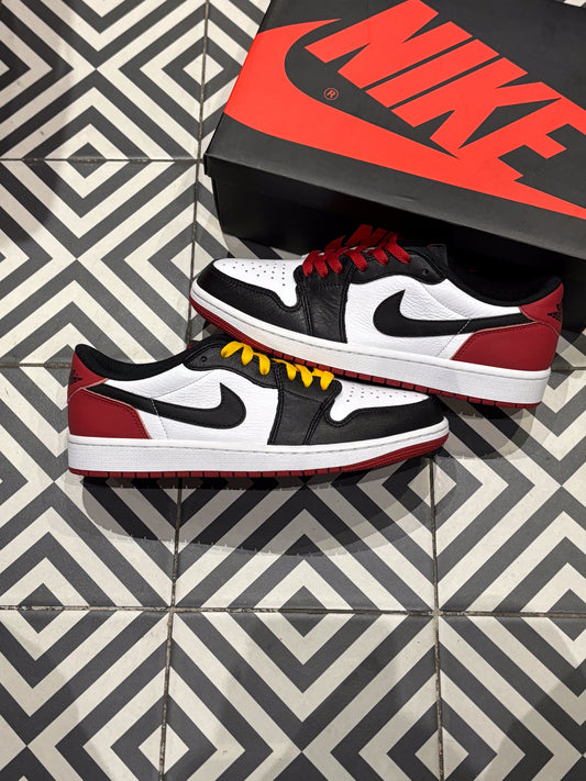 Jordan 1 Low Black Toe (Taille 42,5)