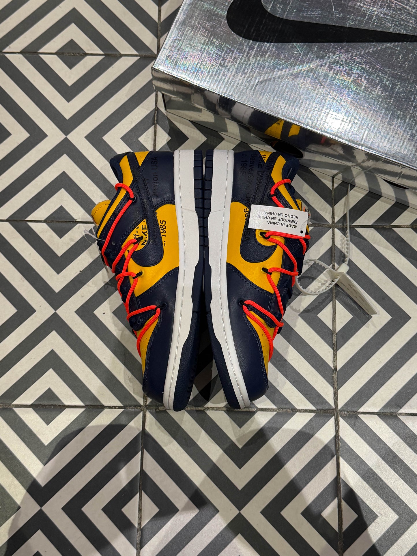 Dunk Off-White Michigan (Taille 40)