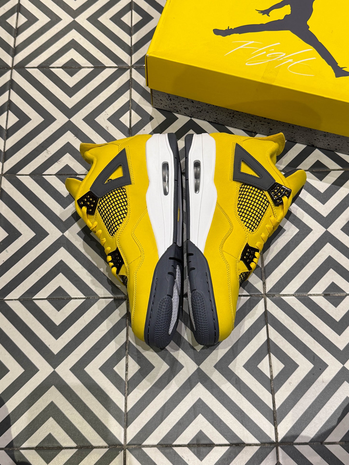 Jordan 4 Lightning (Taille 47,5)