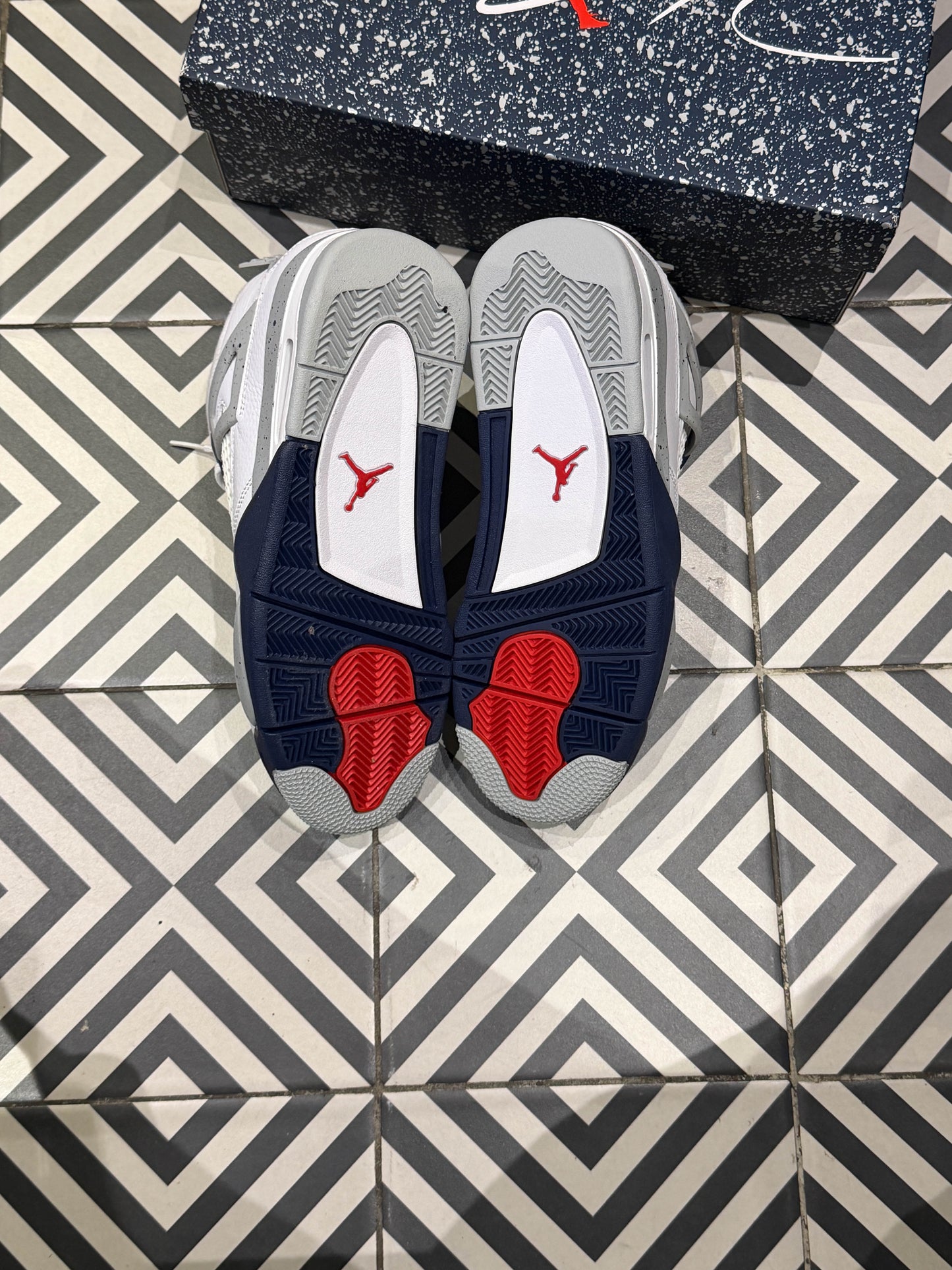 Jordan 4 Midnight navy (Taille 39)