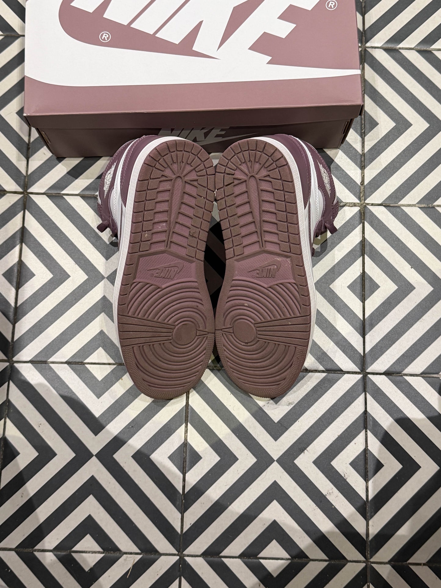 Jordan 1 High Mauve (Taille 42)