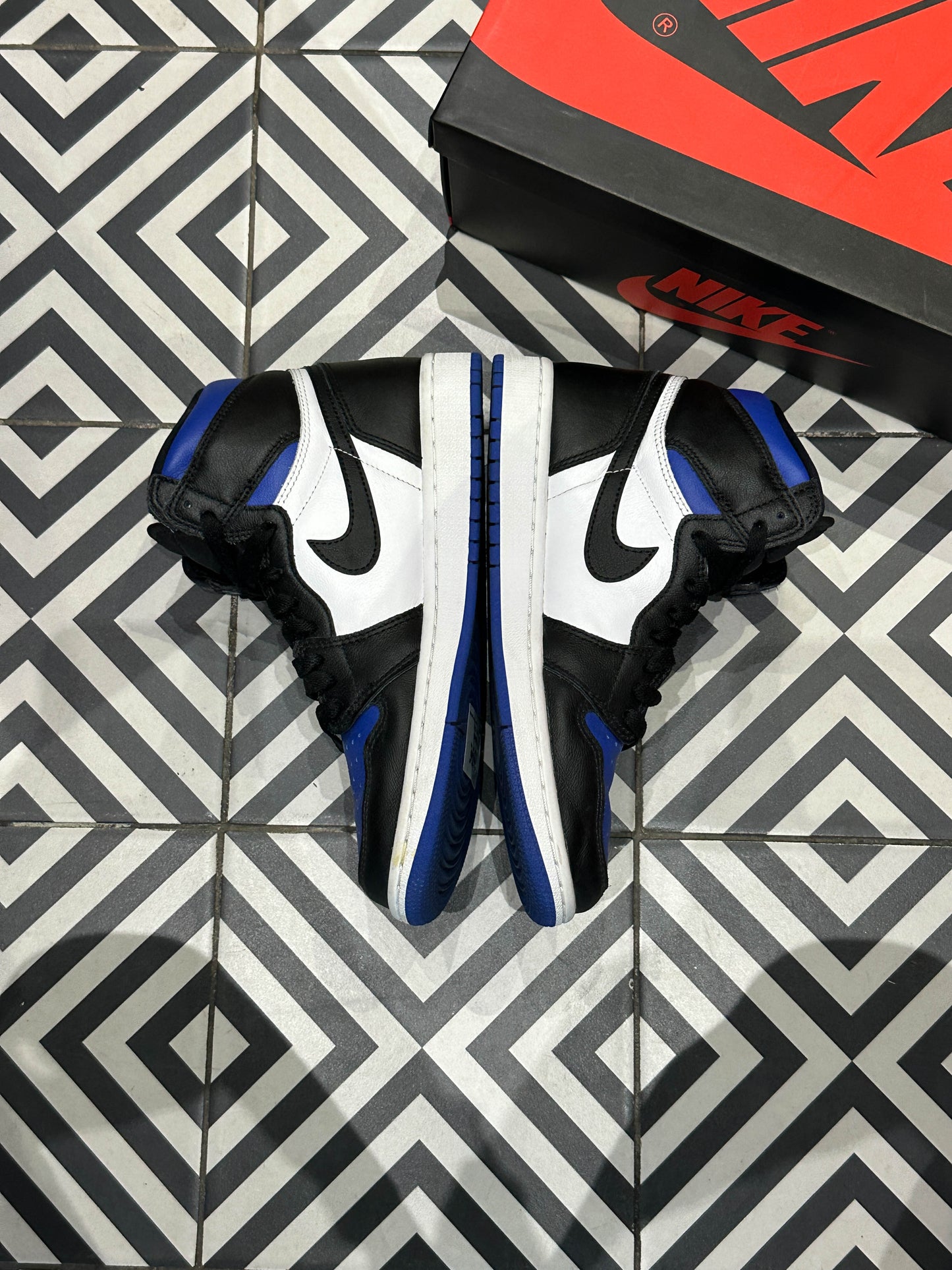 Jordan 1 High Hyper Royal (Taille 40)