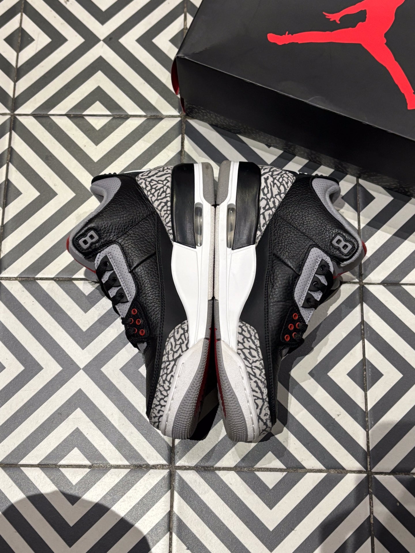 Jordan 3 Black Cement (Taille 43)