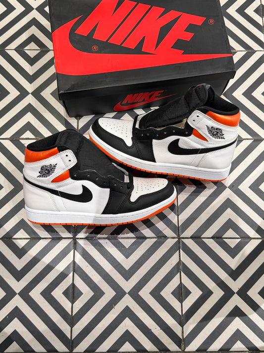 Jordan 1 Electro orange (Taille 41)