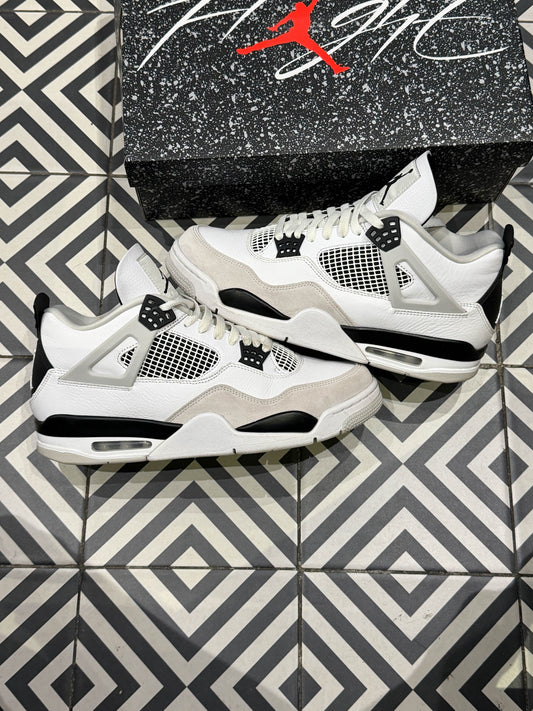 Jordan 4 Military Black (Taille 46)